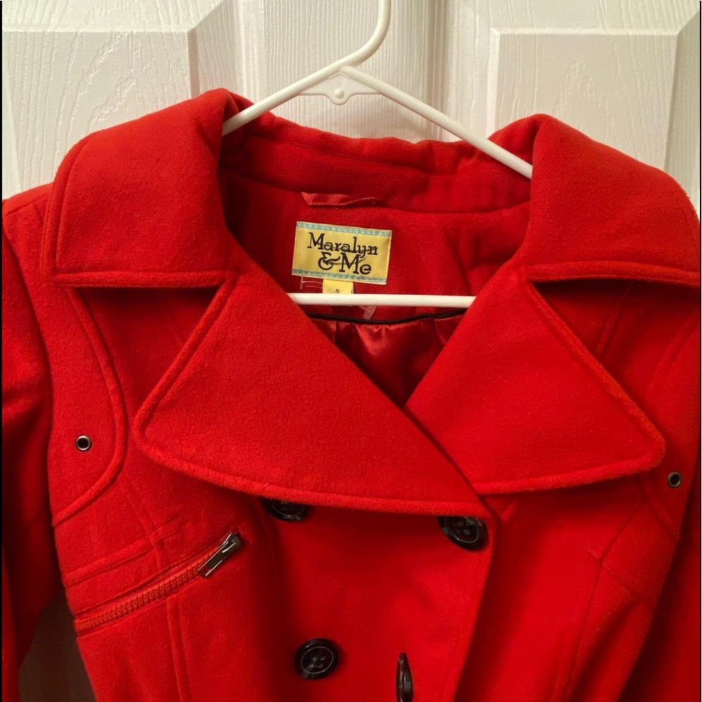 Junior’s Maralyn and Me brand Red Coat - Picture 4 of 16